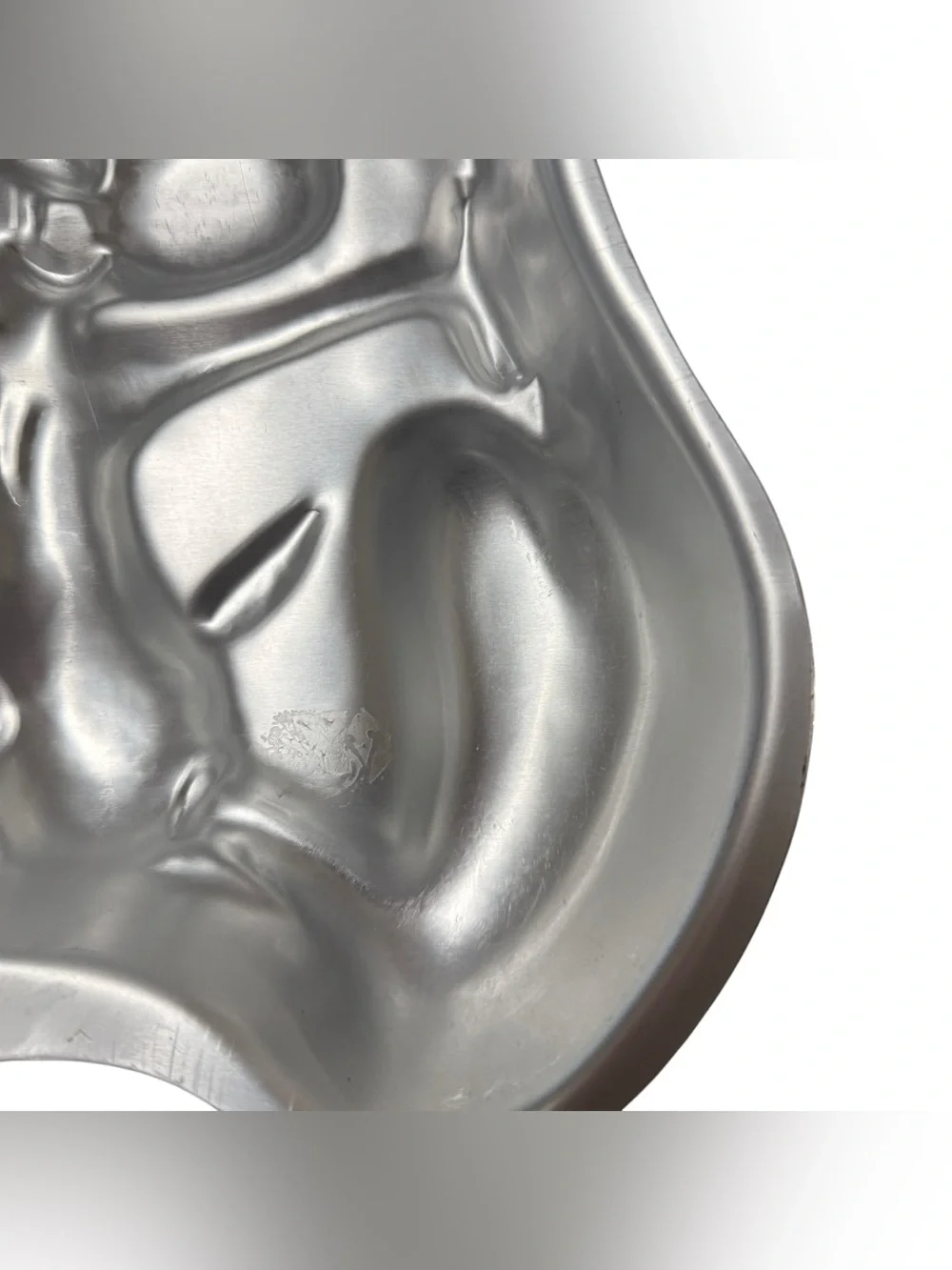 Vintage 1998 Wilton Aluminum Cake Pan Looney Tunes Tweety Bird Shaped